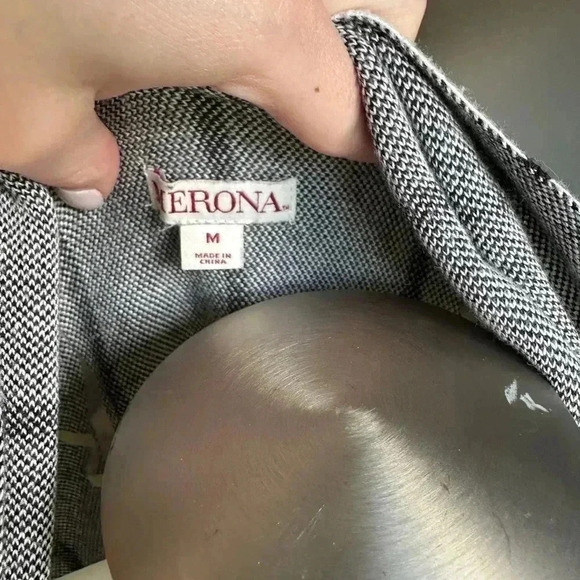 Size M Merona black and white sweater shawl - Picture 4 of 4